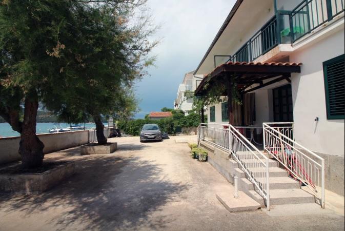 Waterfront Apartments Tisno Extérieur photo